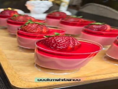  دسر توت فرنگی از روی هر غذایی میچسبه