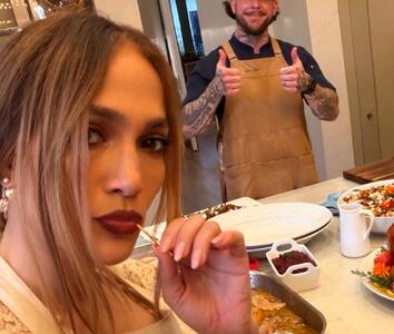  جنیفر لوپز دستپخش را به نمایش گذاشت