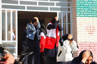  هشتمین مانور سراسری زلزله در مدرسه  مشکات  اراک برگزار شد