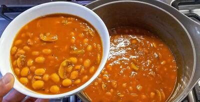  طرز تهیه خوراک لوبیا چیتی با قارچ لعابدار به سبک بازاری !