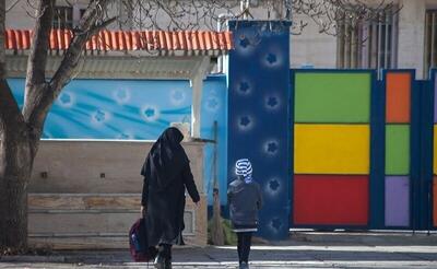  توضیح استاندار تهران درباره چرایی تأخیر در اعلام تعطیلی‌ها: باید ابتدا هواشناسی ۹۶ ساعت قبل وضعیت را اعلام کند، سپس دانشگاه علوم پزشکی و محیط زیست نظر کارشناسی بدهند و جلسه تصمیم‌گیری تشکیل شود