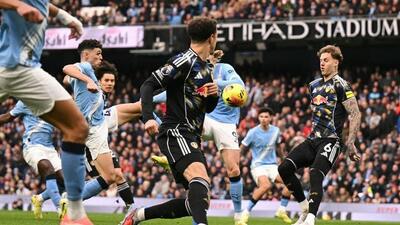  خلاصه بازی منچستر سیتی 3-2 لیدز