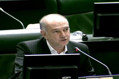  نایب رئیس کمیسیون امور داخلی: دولت صادقانه به مردم بگوید گیر کار کجاست