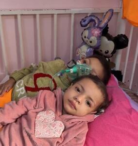  فتحی و دینا؛ دو کودک غزه‌ای که در میان جنگ و بیماری در سکوت با مرگ دست و پنجه نرم می‌کنند + عکس