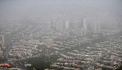  ببینید | فعالیت دودزای شهرداری در میدان سپاه تهران با وجود آلودگی شدید پایتخت