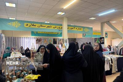  بانوان کارآفرین ملارد محصولات خود را در ۲۲ غرفه عرضه کردند