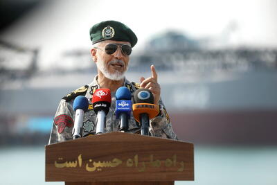  امیرسیاری:برای توسعه اقتصاد دریا محور باید اقتدار دریایی را افزایش داد