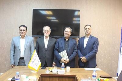 شریفی روی صندلی مدیریت دبیرخانه شورای فرهنگ عمومی کشور نشست