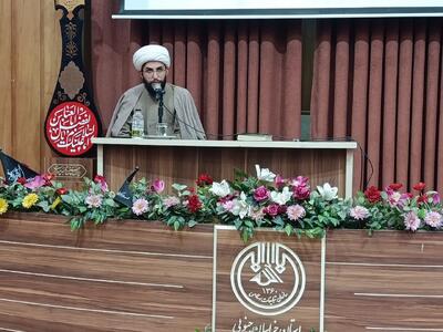  نظام جمهوری اسلامی ایران بر مبنای اسلام ناب است