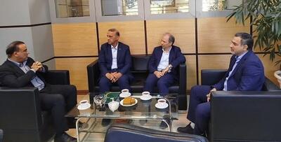  بازدید نماینده گناباد و بجستان از شعبه مشهد بانک توسعه صادرات ایران