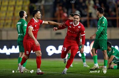  شگفت‌زدگی اورونوف از تشویق هماهنگ پرسپولیسی‌ها - پارس فوتبال
