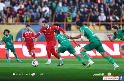  مهدی برزگر مربی تیم فوتبال شمس آذر : پرسپولیس را تحت فشار قرار دادیم
