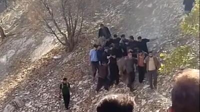  فیلم کشف جسد جوان مفقودی در دره‌ای صدمتری کهگیلویه / ماجرا بوی مرگ مشکوک می‌دهد!