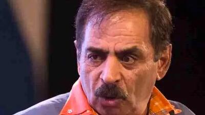  فیلم/ توصیه عمو رشید درباره کباب کردن بال مرغ: بهش نمک نزنید، زیربغل مرغ عرق میکنه، خودش شوره همیشه!