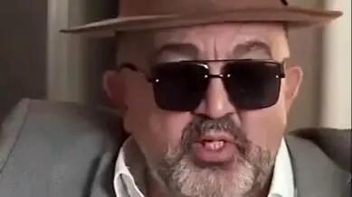  فیلم/ احمد ایراندوست: تو زندان که بودم نعیمه نظام دوست برام قلیون آورد.../ چون میدونست به قلیون عادت دارم...!