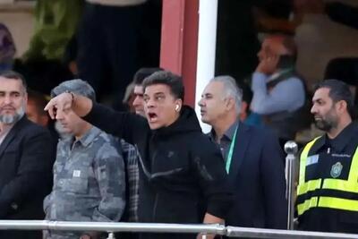  طغیان سرمربی شمس‌آذر: پرسپولیس قبل از دربی کادو گرفت!