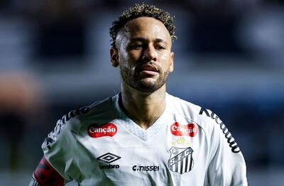  نیمار: با وجود درد بازی می‌کنم تا سانتوس سقوط نکند