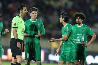  حمله به ماشین داور بازی شمس‌آذر – پرسپولیس