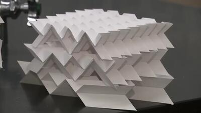  نوجوان ۱۴ ساله با کشف الگوی جدید اوریگامی ۲۵۰۰۰ دلار برنده شد + تصویر