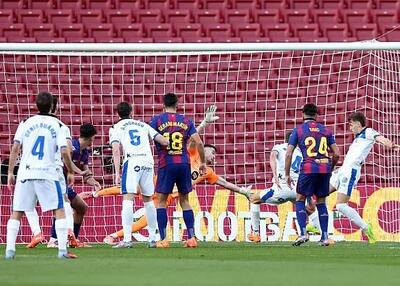  بارسا در نوکمپ اول گل خورد: به نام خدا، گل!