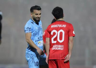  کپی‌برداری از آسانی: بوسه حبیبی‌نژاد بر بازیکن حریف