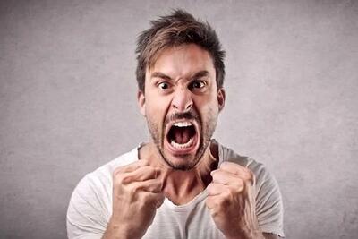  کسانی که عصبانی هستند این روایت امام صادق(ع) را بشنوند!