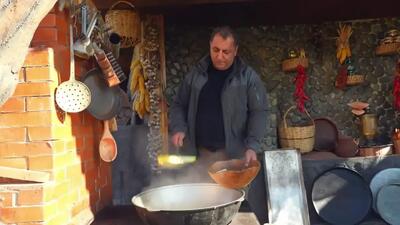  کباب بوقلمون شکم‌پر در کوهستان‌های آذربایجان (فیلم)