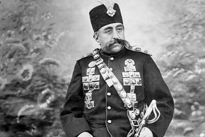  «مظفرالدین شاه» در کنار پسرش محمدعلی و نوه اش حسینعلی میرزا(عکس)