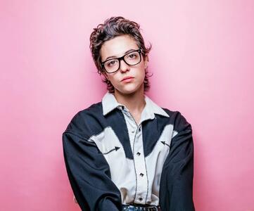  فمبوی (Femboy) چیست و چه ویژگی هایی شخصیتی دارد؟