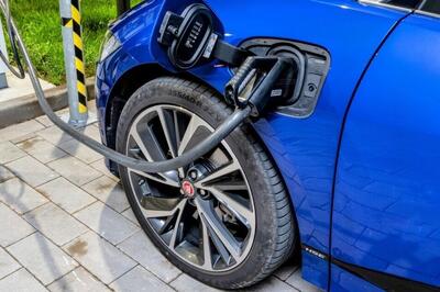  راه‌اندازی سه ایستگاه شارژ خودروهای برقی در مشهد تا پایان امسال