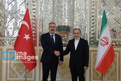  وزیر امور خارجه ترکیه با عراقچی دیدار کرد