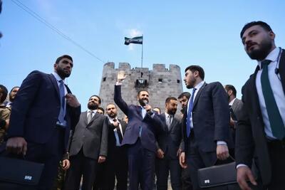  حضور الجولانی در قلعه حلب در سالگرد عملیات ردع العدوان - تحولات جهان اسلام