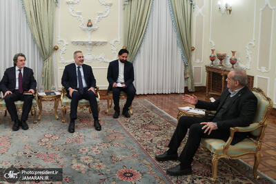  پزشکیان در دیدار وزیر خارجه ترکیه: باور داریم از مرزهایی که تجارت، علم و فرهنگ عبور کند، هرگز تروریسم و اسلحه عبور نخواهد کرد