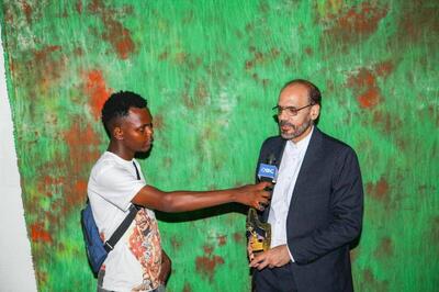  رایزن فرهنگی ایران در تانزانیا، جایزه «افسانه سپهر» را به ایران می‌آورد