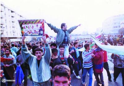  مجموعه عکس/ خوشحالی مردم پس از صعود تیم ملی فوتبال ایران به جام جهانی ۹۸ فرانسه!