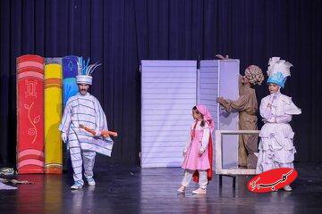  سه نمایش، یک جشنواره! - کلبه سرگرمی