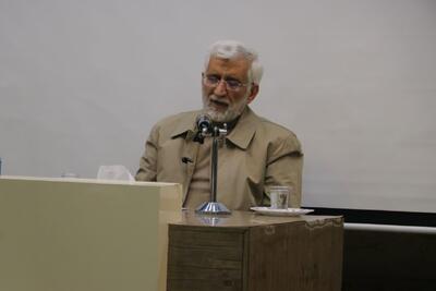  جلیلی: همه ما در قبال کمک به دولت وظیفه داریم؛ روایت درست بیان شود