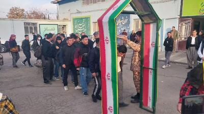  کاروان دانش‌آموزی راهیان نور با حضور مسئولان فرهنگی مریوان بدرقه شد