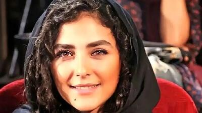  زیبایی زنانه هدی زین العابدین با لاک قرمز / دلبری خانم بازیگر با موهای مشکی !