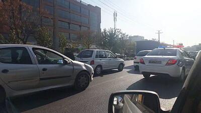  ویدیو| اتوبوس استقلال با اسکورت پلیس در خیابان‌های قلعه حسن خان - پارس فوتبال