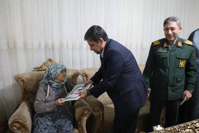  تجلیل استاندار اردبیل از مادر شهید والامقام احمد غلامی - پارس فوتبال