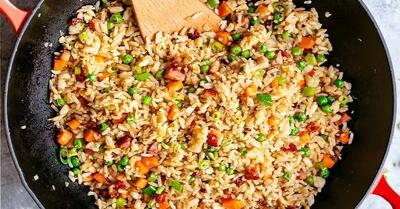  طرز تهیه پلو مرغ چینی؛ ترکیب خوشمزه‌ای از فرهنگ و غذا