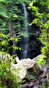  فیلم آبشار دیدنی در مسیر پیاده روی لنگرود به چالدشت