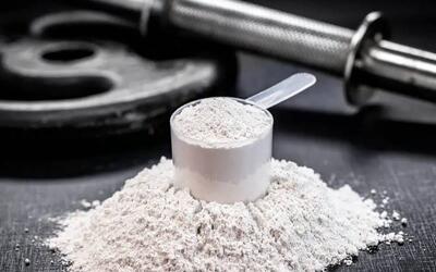  پودر کراتین چیست؟ نحوه استفاده؛ مزایا و معایب برای بدنسازی
