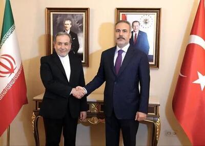  عراقچی: در آینده نزدیک شاهد گشایش سرکنسولگری ایران در شهر وان ترکیه خواهیم بود - سلام نو