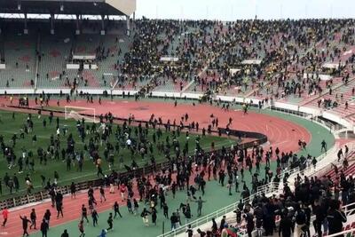  فوتبالی که با «توهین» زنده است