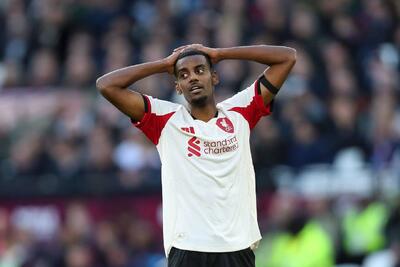  اولین گل الکساندر ایساک برای لیورپول در لیگ برتر انگلیس / عکس