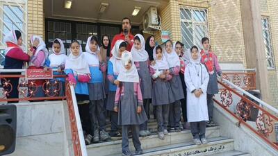  برگزاری مانور زلزله در دبستان شهید فروغی شیراز + عکس