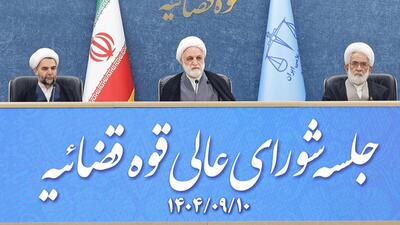  اژه ای: قانون اساسی خط قرمز ما و اولویت کشور است