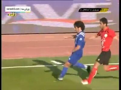  گل زیبای آرش برهانی به پرسپولیس در دربی 70